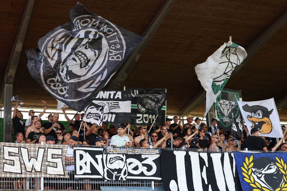 Austria Lustenau - Sturm Graz
Oesterreichische Fussball Bundesliga, 3. Runde, SC Austria Lustenau - SK Sturm Graz, Reichshofstadion Lustenau, 19.08.2023. 

Foto zeigt Fans von Sturm
Schlüsselwörter: sws bastion jewels