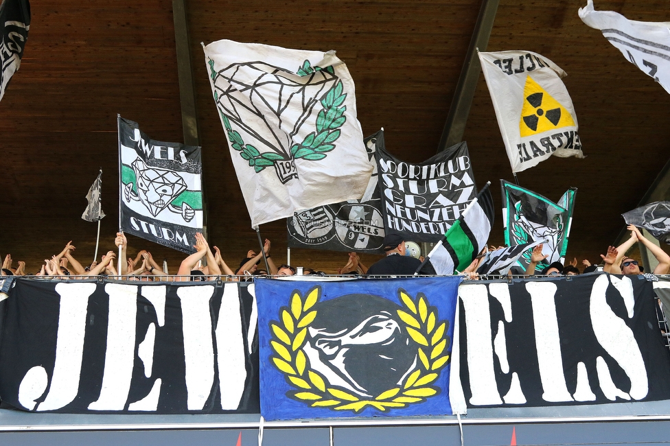 Austria Lustenau - Sturm Graz
Oesterreichische Fussball Bundesliga, 3. Runde, SC Austria Lustenau - SK Sturm Graz, Reichshofstadion Lustenau, 19.08.2023. 

Foto zeigt Fans von Sturm
Schlüsselwörter: jewels