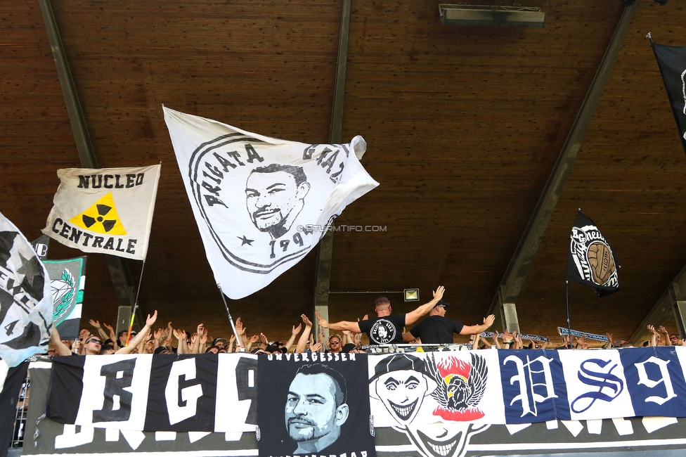 Austria Lustenau - Sturm Graz
Oesterreichische Fussball Bundesliga, 3. Runde, SC Austria Lustenau - SK Sturm Graz, Reichshofstadion Lustenau, 19.08.2023. 

Foto zeigt Fans von Sturm
Schlüsselwörter: brigata