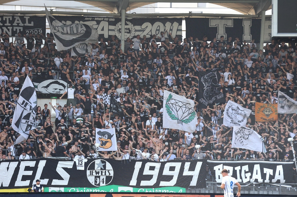 Sturm Graz - BW Linz
Oesterreichische Fussball Bundesliga, 5. Runde, SK Sturm Graz - Blau-Weiss Linz, Stadion Liebenau Graz, 26.08.2023. 

Foto zeigt Fans von Sturm
