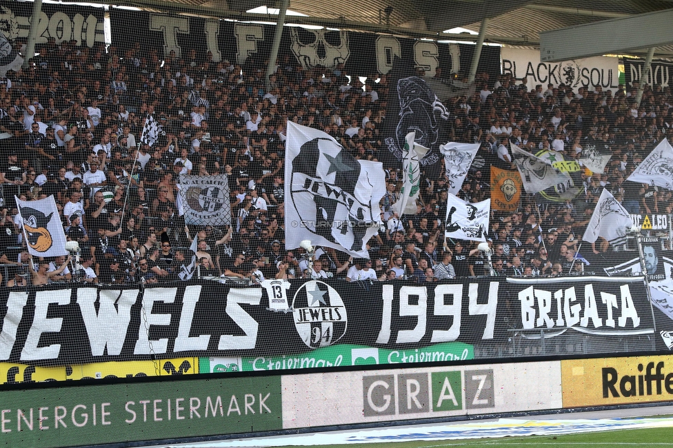 Sturm Graz - BW Linz
Oesterreichische Fussball Bundesliga, 5. Runde, SK Sturm Graz - Blau-Weiss Linz, Stadion Liebenau Graz, 26.08.2023. 

Foto zeigt Fans von Sturm
