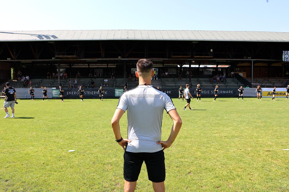 Sturm Damen - SPG FC Lustenau FC Dornbirn Ladies
OEFB Frauen Bundesliga, 1. Runde, SK Sturm Graz Damen - SPG FC Lustenau FC Dornbirn Ladies, Gruabn Graz, 26.08.2023. 

Foto zeigt Tode Djakovic (Videoanalyst Sturm Damen)
