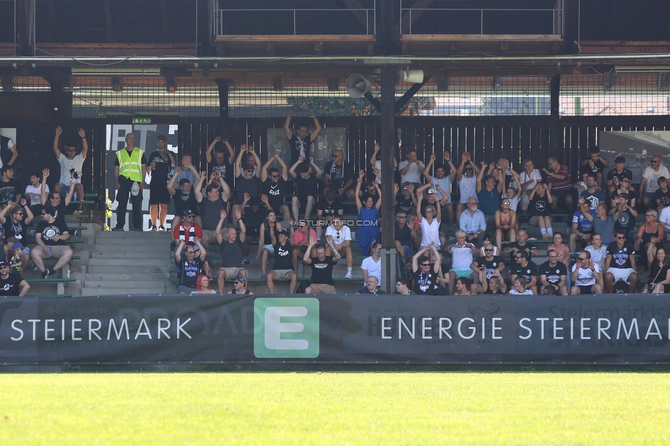 Sturm Damen - SPG FC Lustenau FC Dornbirn Ladies
OEFB Frauen Bundesliga, 1. Runde, SK Sturm Graz Damen - SPG FC Lustenau FC Dornbirn Ladies, Gruabn Graz, 26.08.2023. 

Foto zeigt Fans von Sturm
