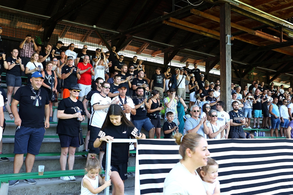 Sturm Damen - SPG FC Lustenau FC Dornbirn Ladies
OEFB Frauen Bundesliga, 1. Runde, SK Sturm Graz Damen - SPG FC Lustenau FC Dornbirn Ladies, Gruabn Graz, 26.08.2023. 

Foto zeigt Fans von Sturm
