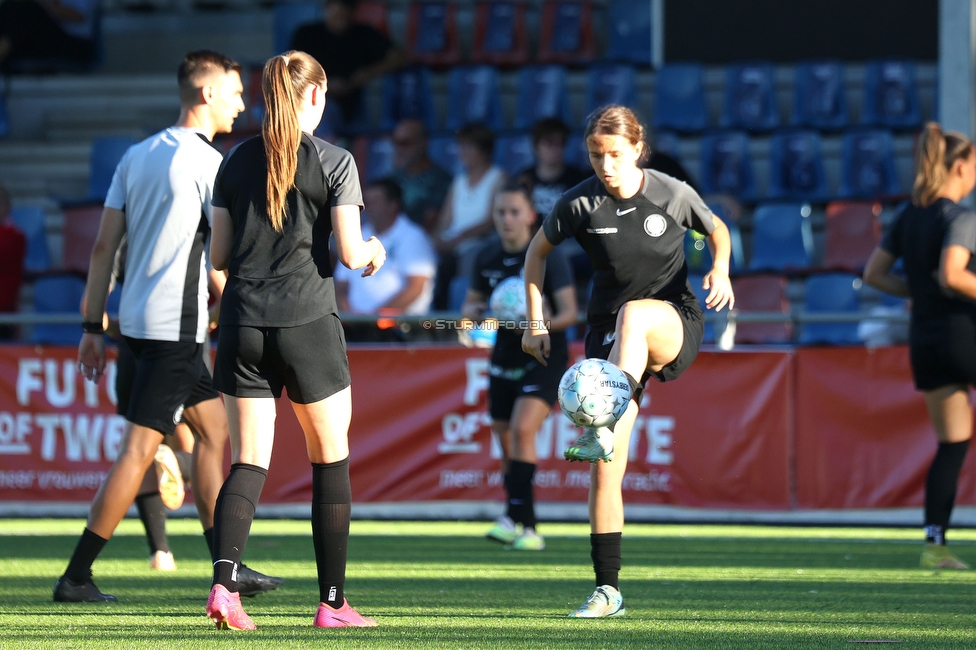 Twente Vrouwen - Sturm Damen
UEFA Champions League Qualifikation, 1. Runde, FC Twente Enschede Vrouwen - SK Sturm Graz Damen, Stadion Schreuserve Enschede, 06.09.2023. 

Foto zeigt Leonie Christin Tragl (Sturm Damen)
