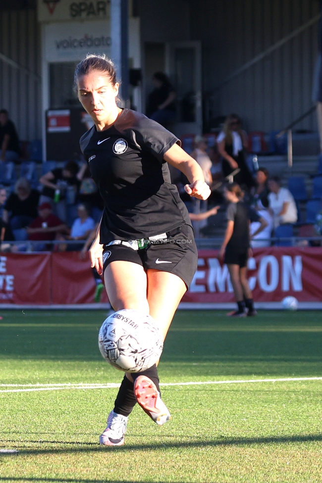 Twente Vrouwen - Sturm Damen
UEFA Champions League Qualifikation, 1. Runde, FC Twente Enschede Vrouwen - SK Sturm Graz Damen, Stadion Schreuserve Enschede, 06.09.2023. 

Foto zeigt Modesta Uka (Sturm Damen)
