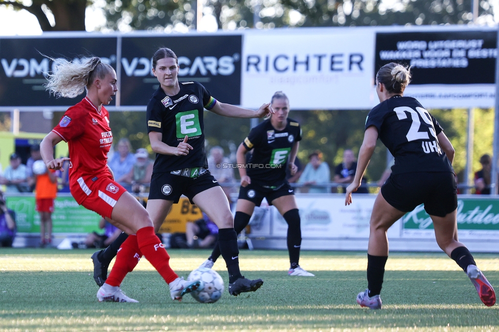 Twente Vrouwen - Sturm Damen
UEFA Champions League Qualifikation, 1. Runde, FC Twente Enschede Vrouwen - SK Sturm Graz Damen, Stadion Schreuserve Enschede, 06.09.2023. 

Foto zeigt Sophie Maierhofer (Sturm Damen)
