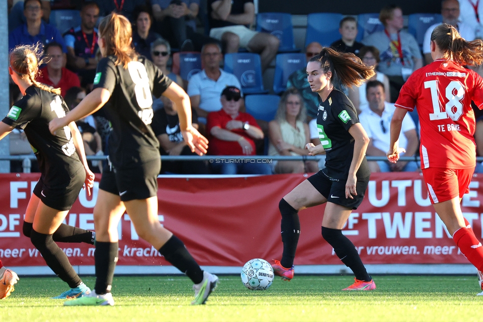 Twente Vrouwen - Sturm Damen
UEFA Champions League Qualifikation, 1. Runde, FC Twente Enschede Vrouwen - SK Sturm Graz Damen, Stadion Schreuserve Enschede, 06.09.2023. 

Foto zeigt Linda Mittermair (Sturm Damen)
