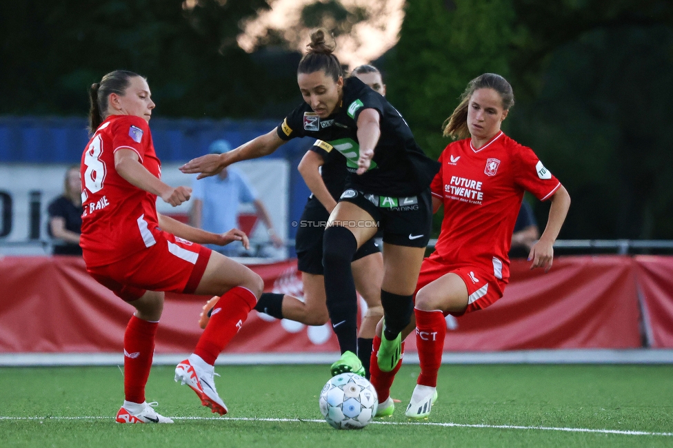 Twente Vrouwen - Sturm Damen
UEFA Champions League Qualifikation, 1. Runde, FC Twente Enschede Vrouwen - SK Sturm Graz Damen, Stadion Schreuserve Enschede, 06.09.2023. 

Foto zeigt Andrea Glibo (Sturm Damen)
