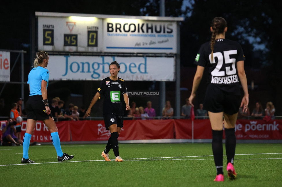 Twente Vrouwen - Sturm Damen
UEFA Champions League Qualifikation, 1. Runde, FC Twente Enschede Vrouwen - SK Sturm Graz Damen, Stadion Schreuserve Enschede, 06.09.2023. 

Foto zeigt Stefanie Grossgasteiger (Sturm Damen)
