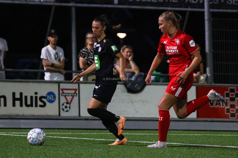 Twente Vrouwen - Sturm Damen
UEFA Champions League Qualifikation, 1. Runde, FC Twente Enschede Vrouwen - SK Sturm Graz Damen, Stadion Schreuserve Enschede, 06.09.2023. 

Foto zeigt Stefanie Grossgasteiger (Sturm Damen)
