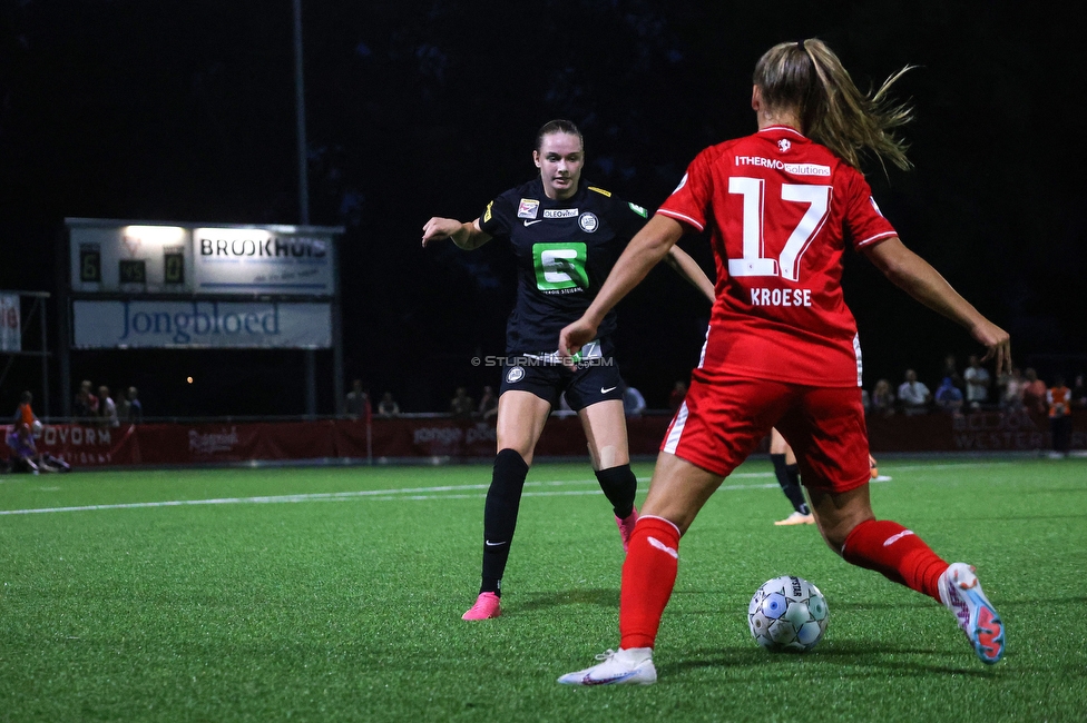 Twente Vrouwen - Sturm Damen
UEFA Champions League Qualifikation, 1. Runde, FC Twente Enschede Vrouwen - SK Sturm Graz Damen, Stadion Schreuserve Enschede, 06.09.2023. 

Foto zeigt Merle Kirschstein (Sturm Damen)
