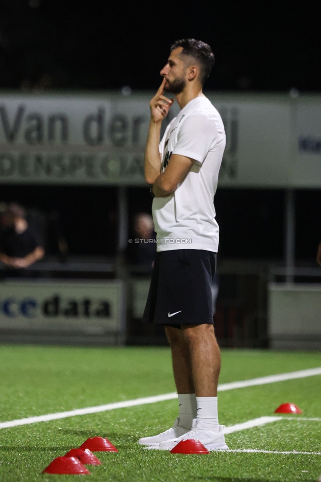 Twente Vrouwen - Sturm Damen
UEFA Champions League Qualifikation, 1. Runde, FC Twente Enschede Vrouwen - SK Sturm Graz Damen, Stadion Schreuserve Enschede, 06.09.2023. 

Foto zeigt Sargon Duran (Cheftrainer Sturm Damen)
