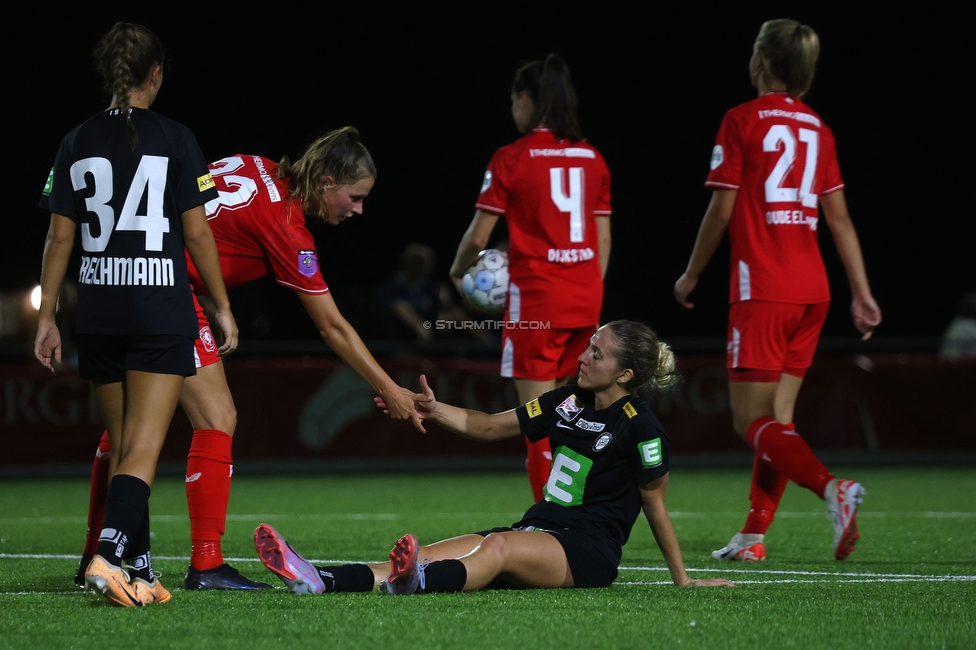 Twente Vrouwen - Sturm Damen
UEFA Champions League Qualifikation, 1. Runde, FC Twente Enschede Vrouwen - SK Sturm Graz Damen, Stadion Schreuserve Enschede, 06.09.2023. 

Foto zeigt Modesta Uka (Sturm Damen)
