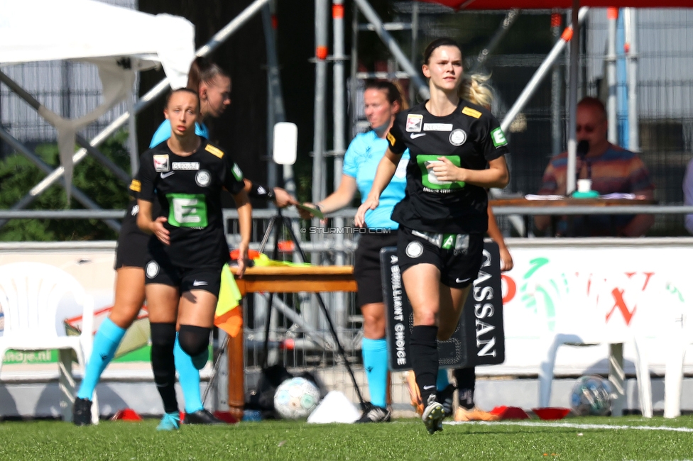 Sturm Damen - UMF Stjarnan
UEFA Champions League Qualifikation, 1. Runde, SK Sturm Graz Damen - UMF Stjarnan, Stadion Schreuserve Enschede, 09.09.2023. 

Foto zeigt Christina Gierzinger (Sturm Damen) und Elena Koessler (Sturm Damen)
