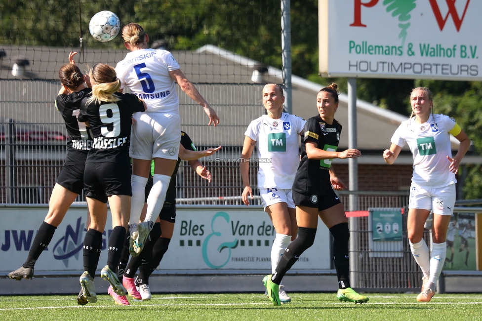 Sturm Damen - UMF Stjarnan
UEFA Champions League Qualifikation, 1. Runde, SK Sturm Graz Damen - UMF Stjarnan, Stadion Schreuserve Enschede, 09.09.2023. 

Foto zeigt Elena Koessler (Sturm Damen)  und Andrea Glibo (Sturm Damen)
