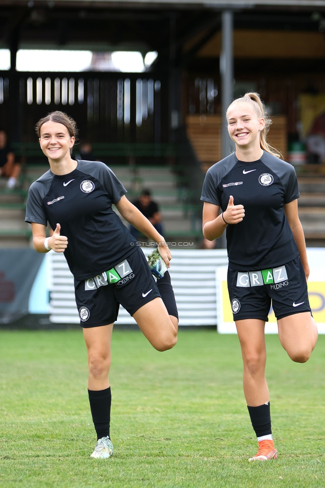 Sturm Damen - Austria Wien
OEFB Frauen Bundesliga, 3. Runde, SK Sturm Graz Damen - FK Austria Wien, Gruabn Graz, 16.09.2023. 

Foto zeigt Leonie Christin Tragl (Sturm Damen) und Lena Breznik (Sturm Damen)
