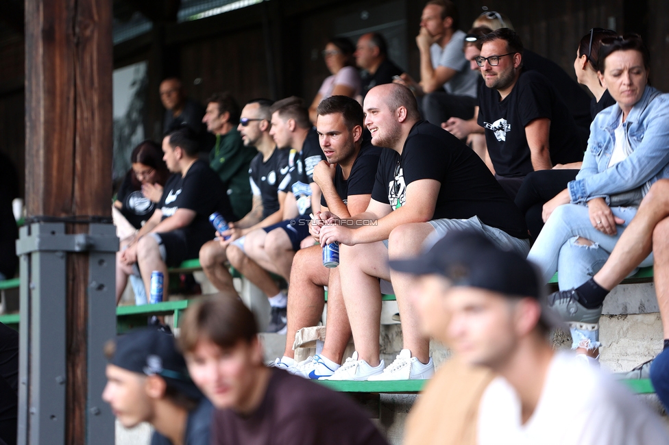 Sturm Damen - Austria Wien
OEFB Frauen Bundesliga, 3. Runde, SK Sturm Graz Damen - FK Austria Wien, Gruabn Graz, 16.09.2023. 

Foto zeigt Fans von Sturm
