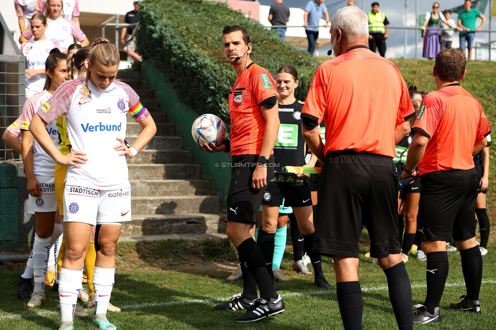 Sturm Damen - Austria Wien
OEFB Frauen Bundesliga, 3. Runde, SK Sturm Graz Damen - FK Austria Wien, Gruabn Graz, 16.09.2023. 

Foto zeigt das Schiedsrichterteam
