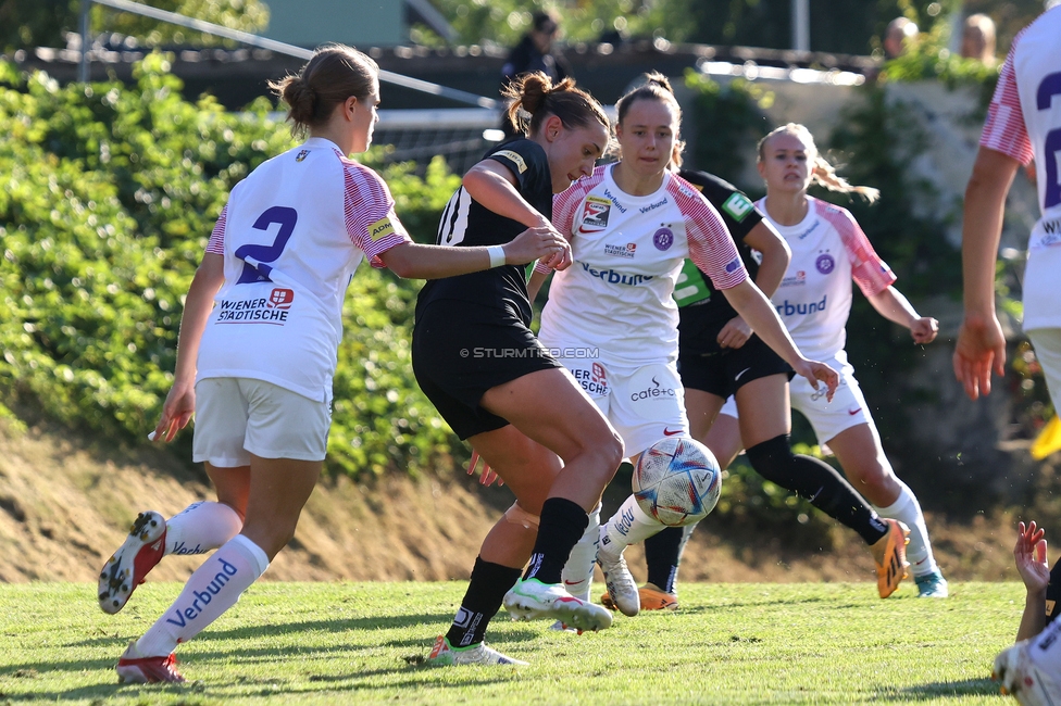 Sturm Damen - Austria Wien
OEFB Frauen Bundesliga, 3. Runde, SK Sturm Graz Damen - FK Austria Wien, Gruabn Graz, 16.09.2023. 

Foto zeigt Laura Krumboeck (Sturm Damen)
