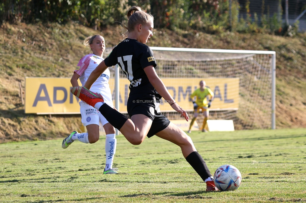 Sturm Damen - Austria Wien
OEFB Frauen Bundesliga, 3. Runde, SK Sturm Graz Damen - FK Austria Wien, Gruabn Graz, 16.09.2023. 

Foto zeigt Lena Breznik (Sturm Damen)
