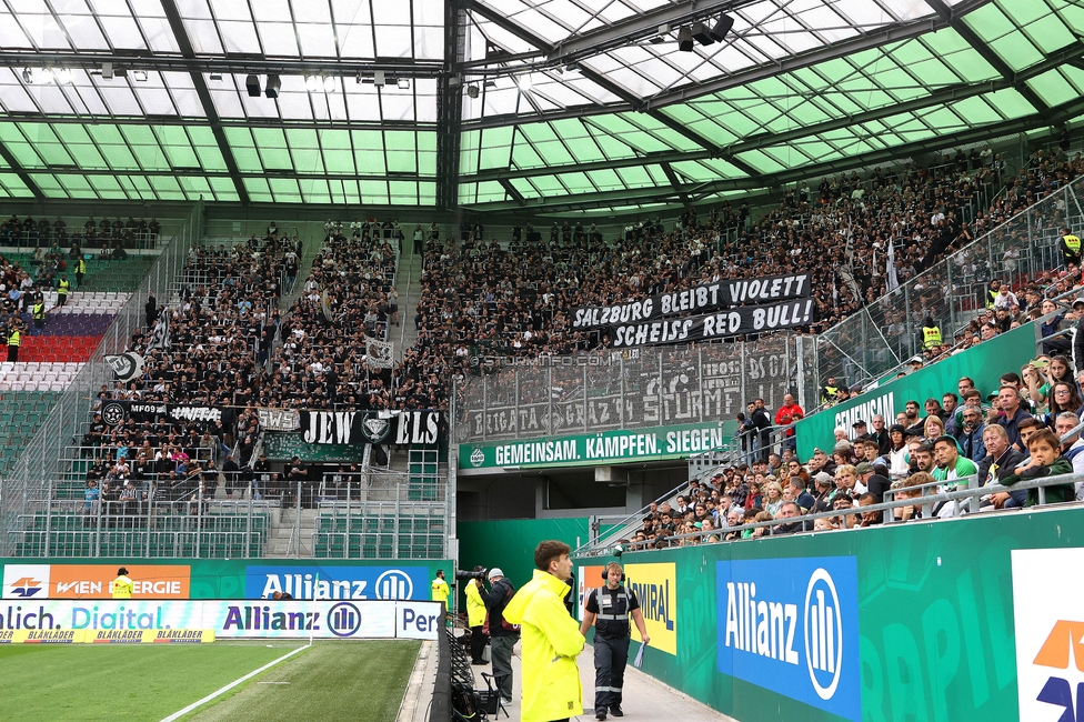 Rapid Wien - Sturm Graz
Oesterreichische Fussball Bundesliga, 8. Runde, SK Rapid Wien - SK Sturm Graz, Weststadion Wien, 24.09.2023. 

Foto zeigt Fans von Sturm mit einem Spruchband
