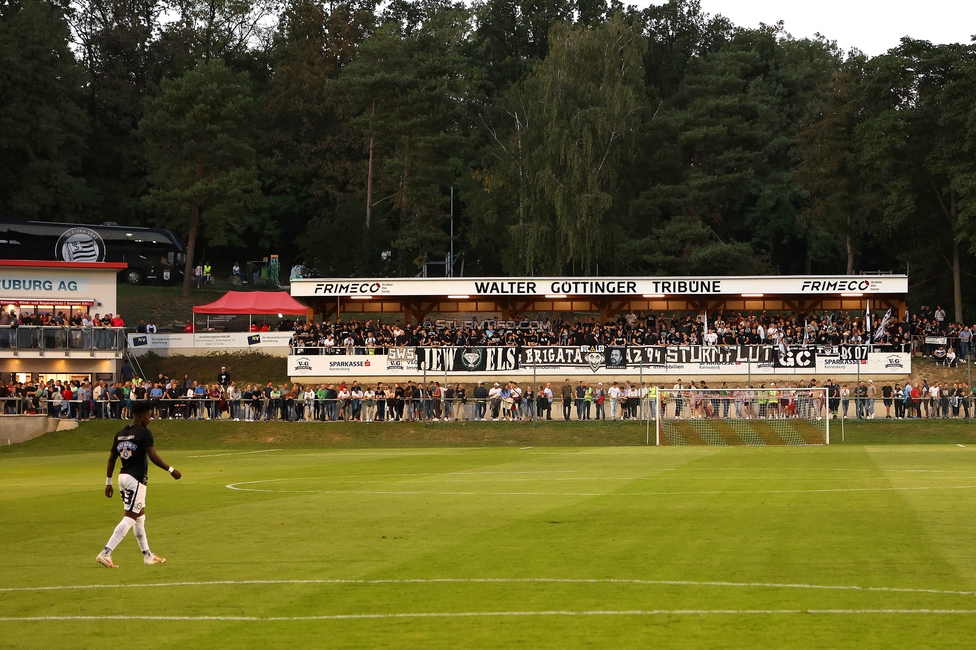 Leobendorf - Sturm Graz
OEFB Cup, 2. Runde, SV Leobendorf - SK Sturm Graz, Franz Haas Stadion Leobendorf, 27.09.2023. 

Foto zeigt Fans von Sturm
