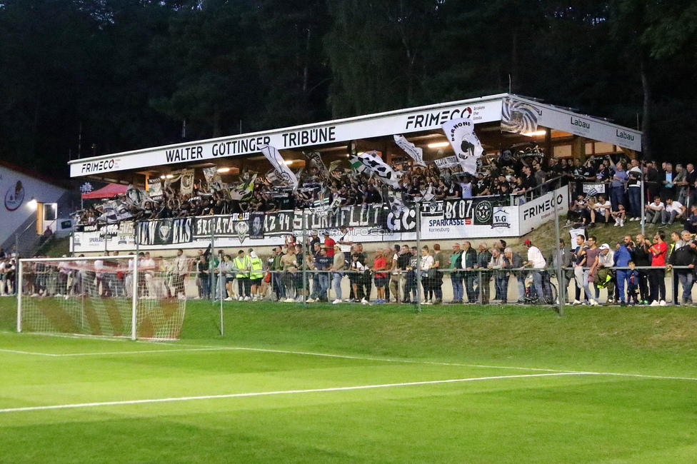 Leobendorf - Sturm Graz
OEFB Cup, 2. Runde, SV Leobendorf - SK Sturm Graz, Franz Haas Stadion Leobendorf, 27.09.2023. 

Foto zeigt Fans von Sturm
