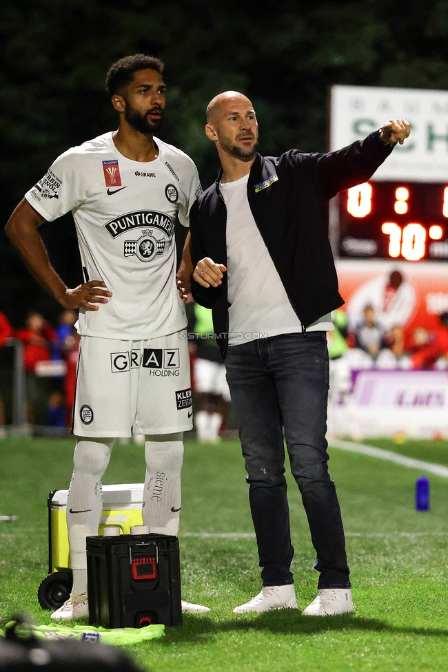 Leobendorf - Sturm Graz
OEFB Cup, 2. Runde, SV Leobendorf - SK Sturm Graz, Franz Haas Stadion Leobendorf, 27.09.2023. 

Foto zeigt Gregory Wuethrich (Sturm) und Christian Ilzer (Cheftrainer Sturm)
