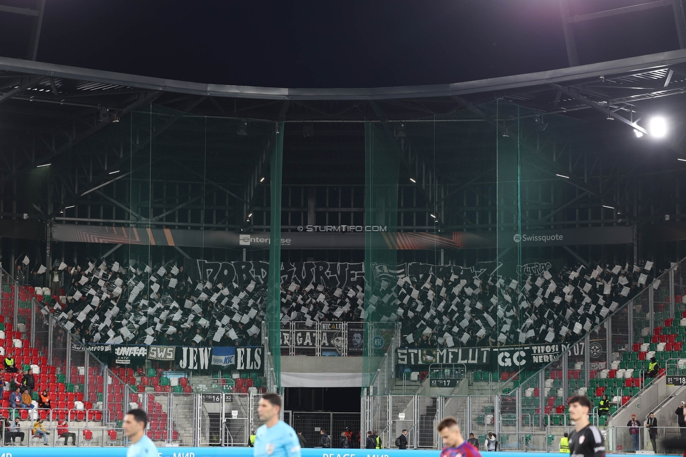 Rakow Czestochowa - Sturm Graz
UEFA Europa League Gruppenphase 2. Spieltag, Rakow Czestochowa - SK Sturm Graz, Zaglebiowski Park Sportowy Sosnowiec, 05.10.2023. 

Foto zeigt Fans von Sturm mit einer Choreografie
