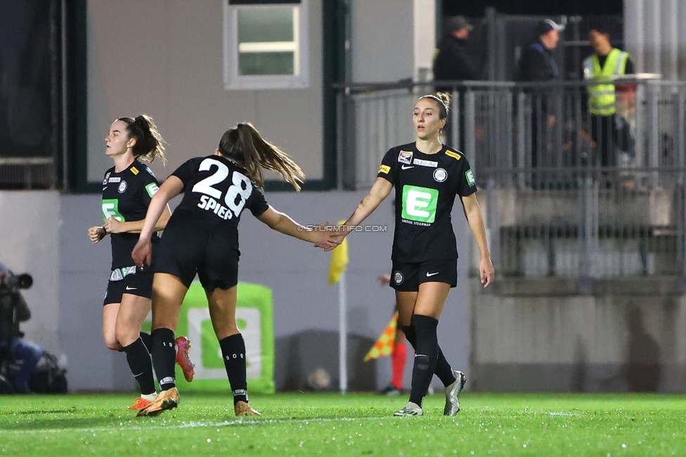 Sturm Damen - St. Poelten
OEFB Frauen Bundesliga, 5. Runde, SK Sturm Graz Damen - SKN St. Poelten, Trainingszentrum Messendorf, 06.10.2023. 

Foto zeigt Marie Spiess (Sturm Damen) und Andrea Glibo (Sturm Damen)
