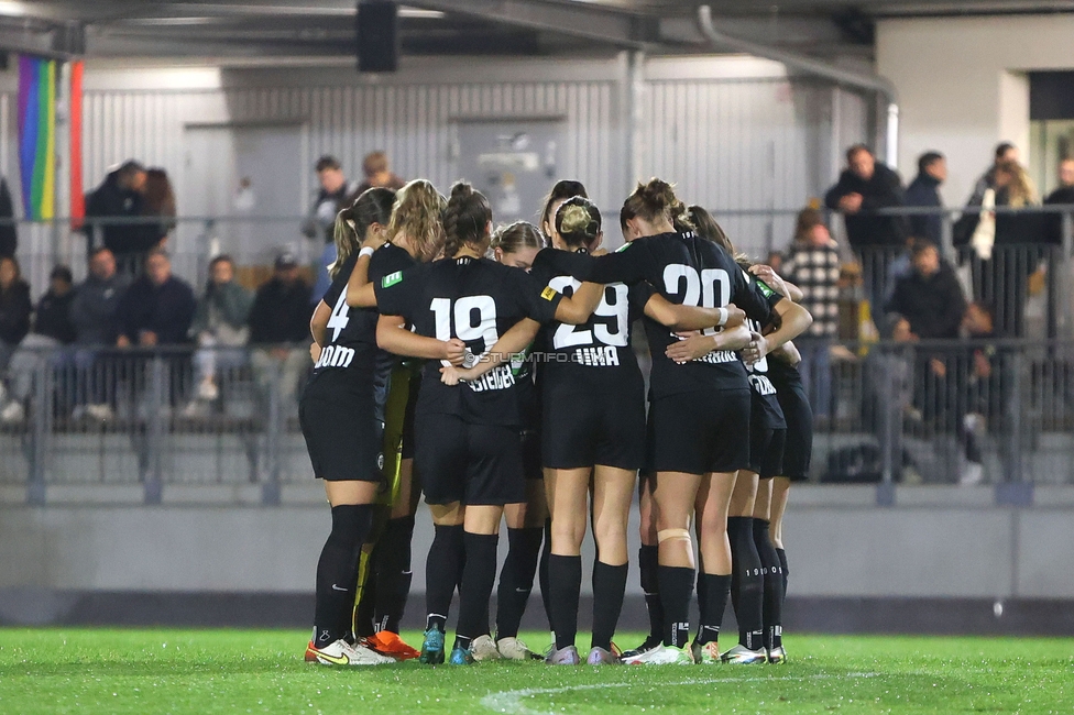 Sturm Damen - St. Poelten
OEFB Frauen Bundesliga, 5. Runde, SK Sturm Graz Damen - SKN St. Poelten, Trainingszentrum Messendorf, 06.10.2023. 

Foto zeigt die Mannschaft der Sturm Damen
