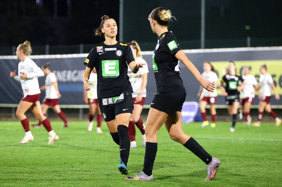 Sturm Damen - St. Poelten
OEFB Frauen Bundesliga, 5. Runde, SK Sturm Graz Damen - SKN St. Poelten, Trainingszentrum Messendorf, 06.10.2023. 

Foto zeigt Stefanie Grossgasteiger (Sturm Damen) und 
Modesta Uka (Sturm Damen)
