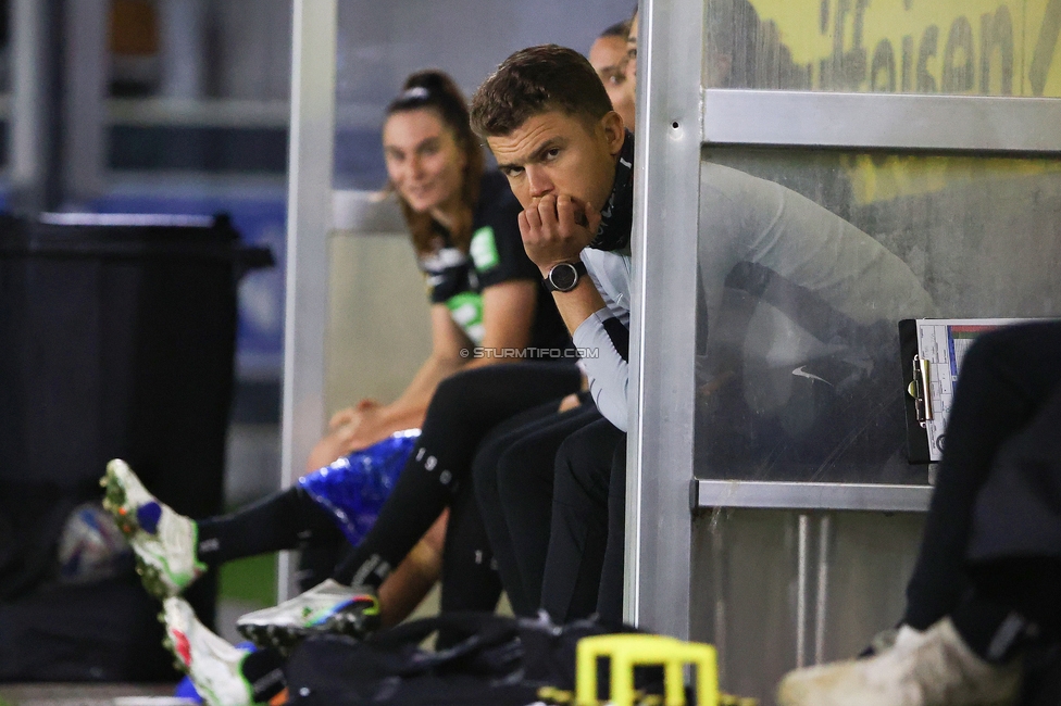 Sturm Damen - St. Poelten
OEFB Frauen Bundesliga, 5. Runde, SK Sturm Graz Damen - SKN St. Poelten, Trainingszentrum Messendorf, 06.10.2023. 

Foto zeigt David Url (Athletiktrainer Sturm Damen)
