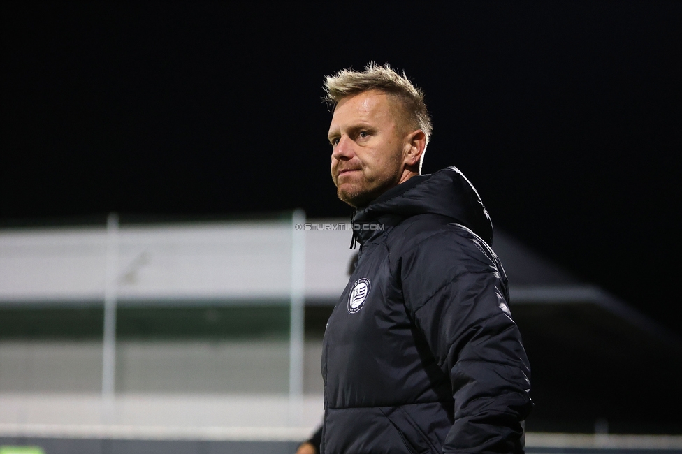 Sturm Damen - St. Poelten
OEFB Frauen Bundesliga, 5. Runde, SK Sturm Graz Damen - SKN St. Poelten, Trainingszentrum Messendorf, 06.10.2023. 

Foto zeigt Daniel Gutschi (Torwart-Trainer Sturm Damen)
