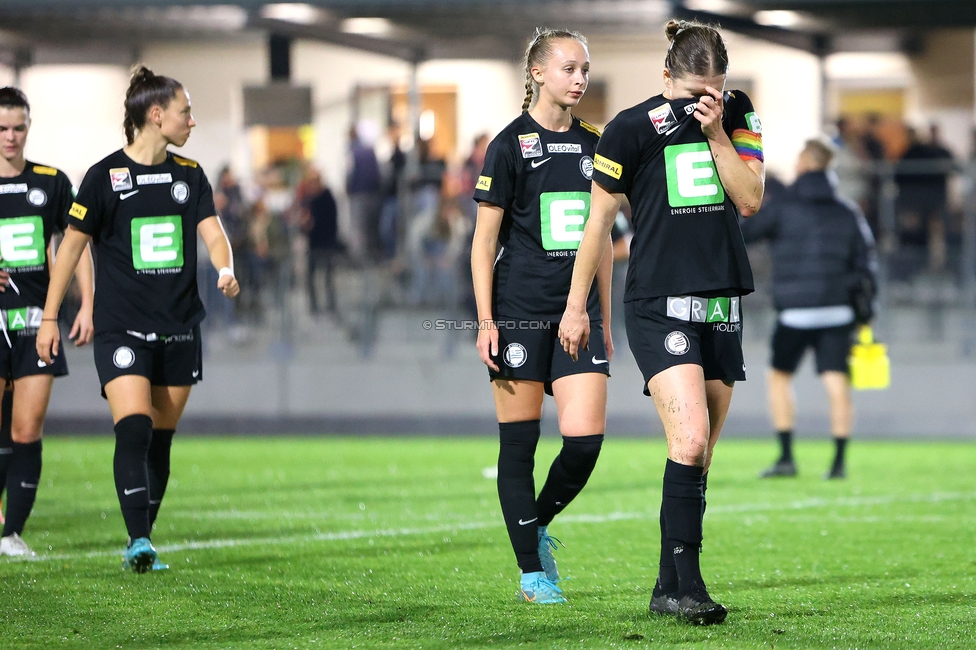 Sturm Damen - St. Poelten
OEFB Frauen Bundesliga, 5. Runde, SK Sturm Graz Damen - SKN St. Poelten, Trainingszentrum Messendorf, 06.10.2023. 

Foto zeigt Sophie Maierhofer (Sturm Damen) und Christina Gierzinger (Sturm Damen)
