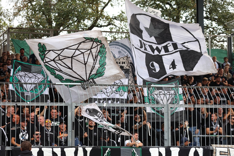 Wolfsberg - Sturm Graz
Oesterreichische Fussball Bundesliga, 10. Runde, Wolfsberger AC - SK Sturm Graz, Lavanttal-Arena Wolfsberg, 08.10.2023. 

Foto zeigt Fans von Sturm
