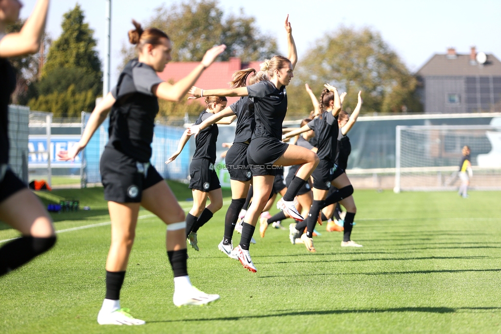 Sturm Damen - Blau Weiss Linz
OEFB Frauen Bundesliga, 6. Runde, SK Sturm Graz Damen - FC Blau Weiss Linz Union Kleinmuenchen, Trainingszentrum Messendorf, 14.10.2023. 

Foto zeigt die Mannschaft der Sturm Damen
