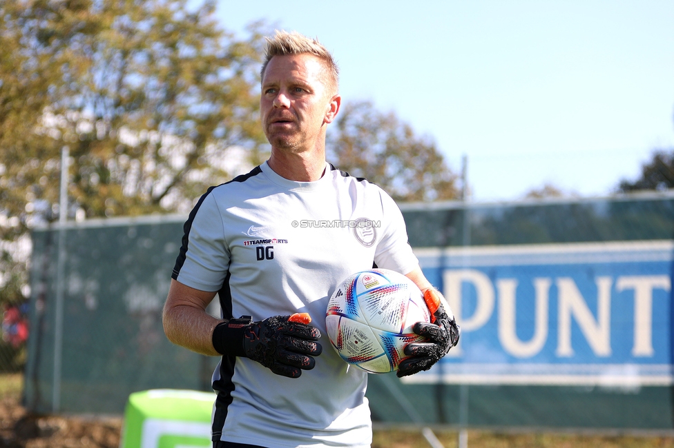 Sturm Damen - Blau Weiss Linz
OEFB Frauen Bundesliga, 6. Runde, SK Sturm Graz Damen - FC Blau Weiss Linz Union Kleinmuenchen, Trainingszentrum Messendorf, 14.10.2023. 

Foto zeigt Daniel Gutschi (Torwart-Trainer Sturm Damen)
