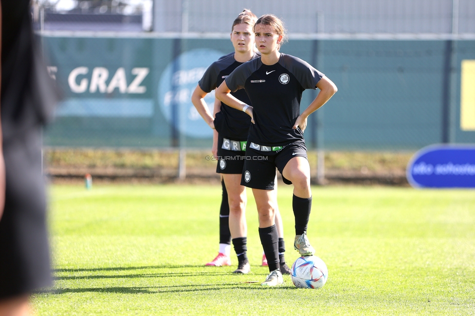 Sturm Damen - Blau Weiss Linz
OEFB Frauen Bundesliga, 6. Runde, SK Sturm Graz Damen - FC Blau Weiss Linz Union Kleinmuenchen, Trainingszentrum Messendorf, 14.10.2023. 

Foto zeigt Leonie Christin Tragl (Sturm Damen)
