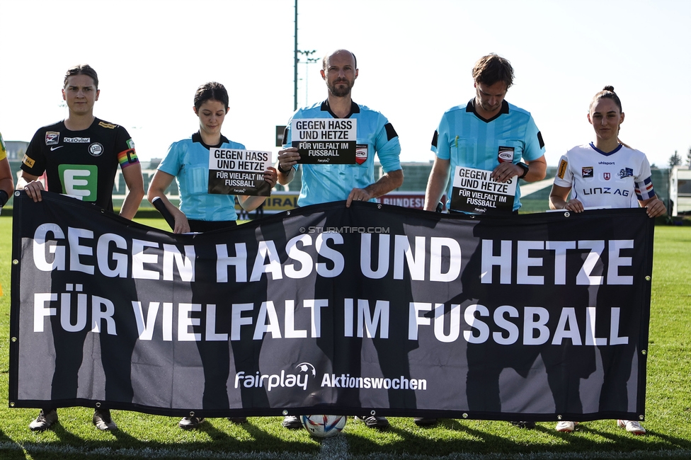 Sturm Damen - Blau Weiss Linz
OEFB Frauen Bundesliga, 6. Runde, SK Sturm Graz Damen - FC Blau Weiss Linz Union Kleinmuenchen, Trainingszentrum Messendorf, 14.10.2023. 

Foto zeigt die Aktion Gegen Hass und Hetze
