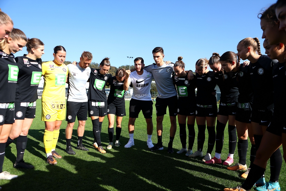 Sturm Damen - Blau Weiss Linz
OEFB Frauen Bundesliga, 6. Runde, SK Sturm Graz Damen - FC Blau Weiss Linz Union Kleinmuenchen, Trainingszentrum Messendorf, 14.10.2023. 

Foto zeigt die Mannschaft der Sturm Damen
