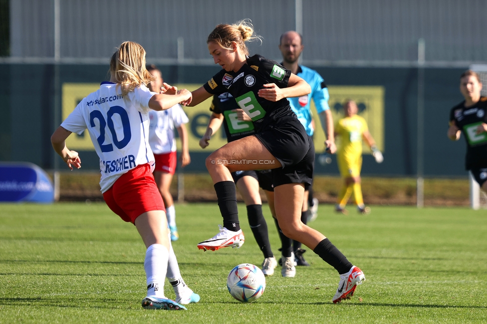 Sturm Damen - Blau Weiss Linz
OEFB Frauen Bundesliga, 6. Runde, SK Sturm Graz Damen - FC Blau Weiss Linz Union Kleinmuenchen, Trainingszentrum Messendorf, 14.10.2023. 

Foto zeigt Modesta Uka (Sturm Damen)
