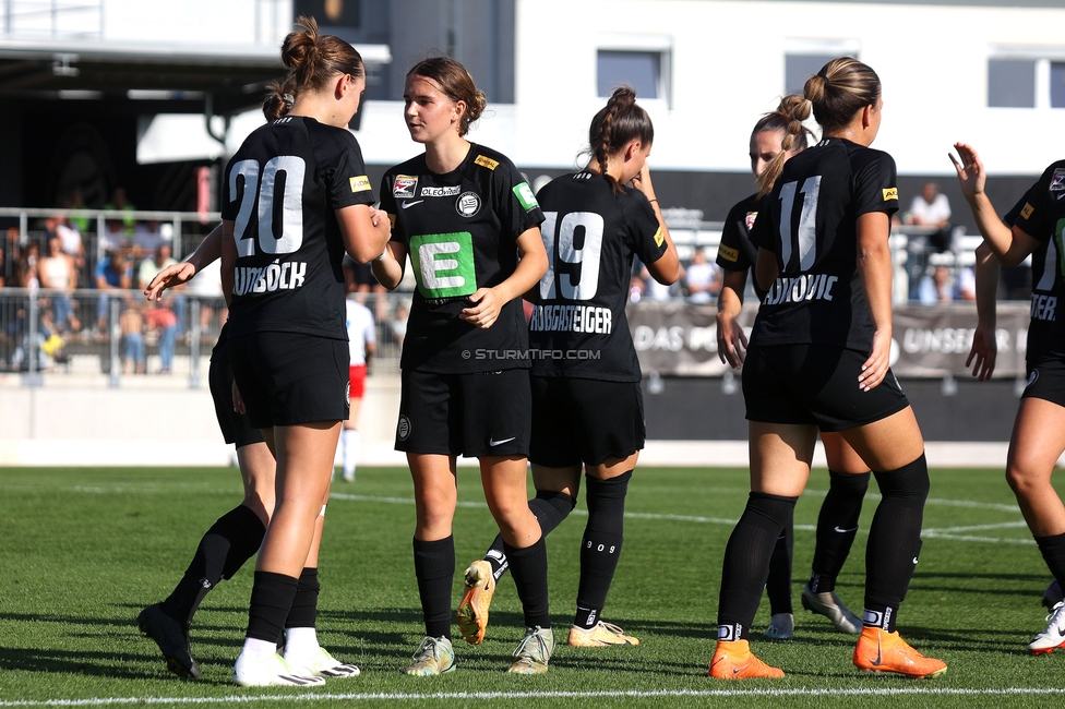 Sturm Damen - Blau Weiss Linz
OEFB Frauen Bundesliga, 6. Runde, SK Sturm Graz Damen - FC Blau Weiss Linz Union Kleinmuenchen, Trainingszentrum Messendorf, 14.10.2023. 

Foto zeigt Laura Krumboeck (Sturm Damen) und Leonie Christin Tragl (Sturm Damen)
