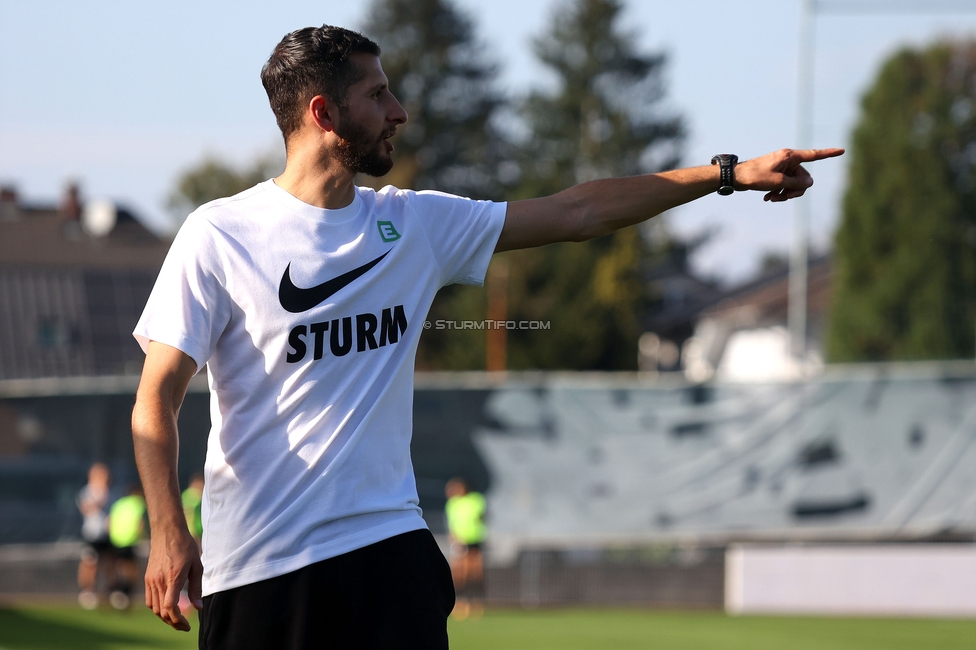 Sturm Damen - Blau Weiss Linz
OEFB Frauen Bundesliga, 6. Runde, SK Sturm Graz Damen - FC Blau Weiss Linz Union Kleinmuenchen, Trainingszentrum Messendorf, 14.10.2023. 

Foto zeigt Sargon Duran (Cheftrainer Sturm Damen)
