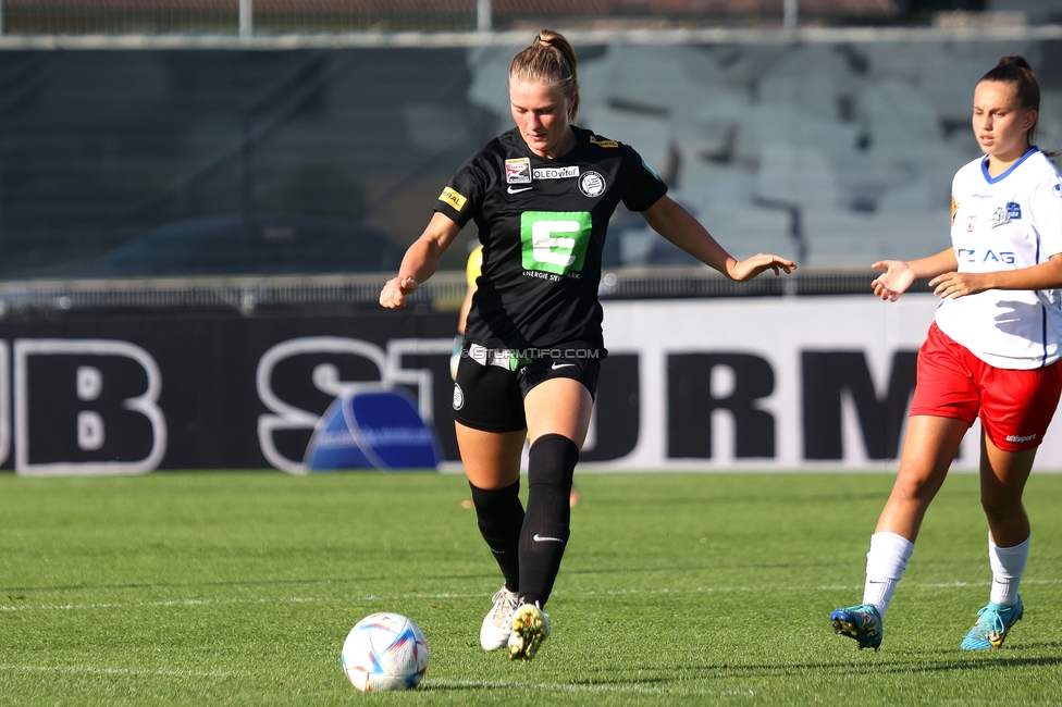 Sturm Damen - Blau Weiss Linz
OEFB Frauen Bundesliga, 6. Runde, SK Sturm Graz Damen - FC Blau Weiss Linz Union Kleinmuenchen, Trainingszentrum Messendorf, 14.10.2023. 

Foto zeigt Laura Lillholm-Petersen (Sturm Damen)
