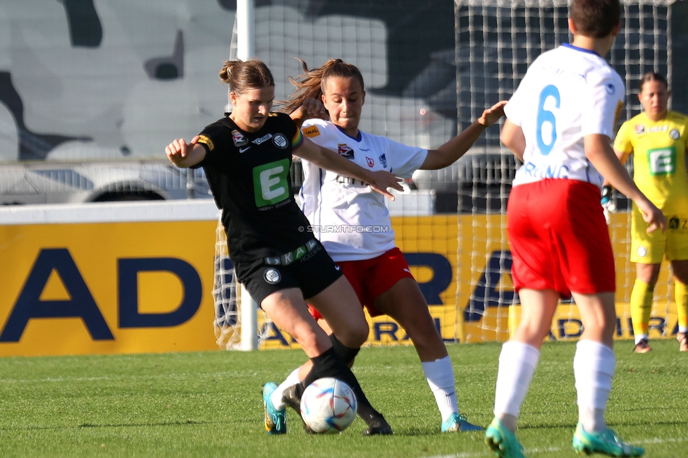 Sturm Damen - Blau Weiss Linz
OEFB Frauen Bundesliga, 6. Runde, SK Sturm Graz Damen - FC Blau Weiss Linz Union Kleinmuenchen, Trainingszentrum Messendorf, 14.10.2023. 

Foto zeigt Sophie Maierhofer (Sturm Damen)
