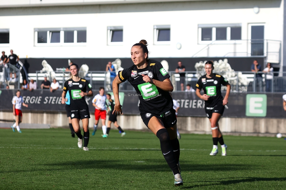 Sturm Damen - Blau Weiss Linz
OEFB Frauen Bundesliga, 6. Runde, SK Sturm Graz Damen - FC Blau Weiss Linz Union Kleinmuenchen, Trainingszentrum Messendorf, 14.10.2023. 

Foto zeigt Andrea Glibo (Sturm Damen)
