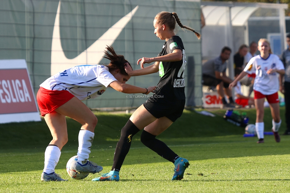 Sturm Damen - Blau Weiss Linz
OEFB Frauen Bundesliga, 6. Runde, SK Sturm Graz Damen - FC Blau Weiss Linz Union Kleinmuenchen, Trainingszentrum Messendorf, 14.10.2023. 

Foto zeigt Christina Gierzinger (Sturm Damen)
