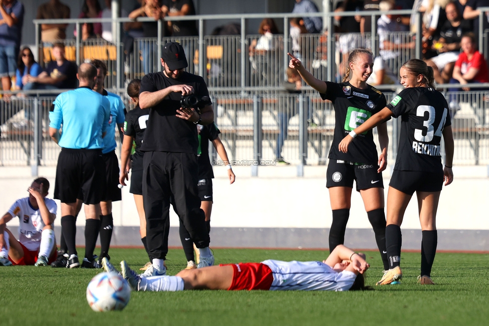 Sturm Damen - Blau Weiss Linz
OEFB Frauen Bundesliga, 6. Runde, SK Sturm Graz Damen - FC Blau Weiss Linz Union Kleinmuenchen, Trainingszentrum Messendorf, 14.10.2023. 

Foto zeigt die Mannschaft der Sturm Damen
